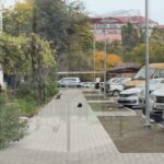 Во дворе на улице Исмаилова в Махачкале благоустраивают территорию площадью 5,8 тысячи квадратных метров